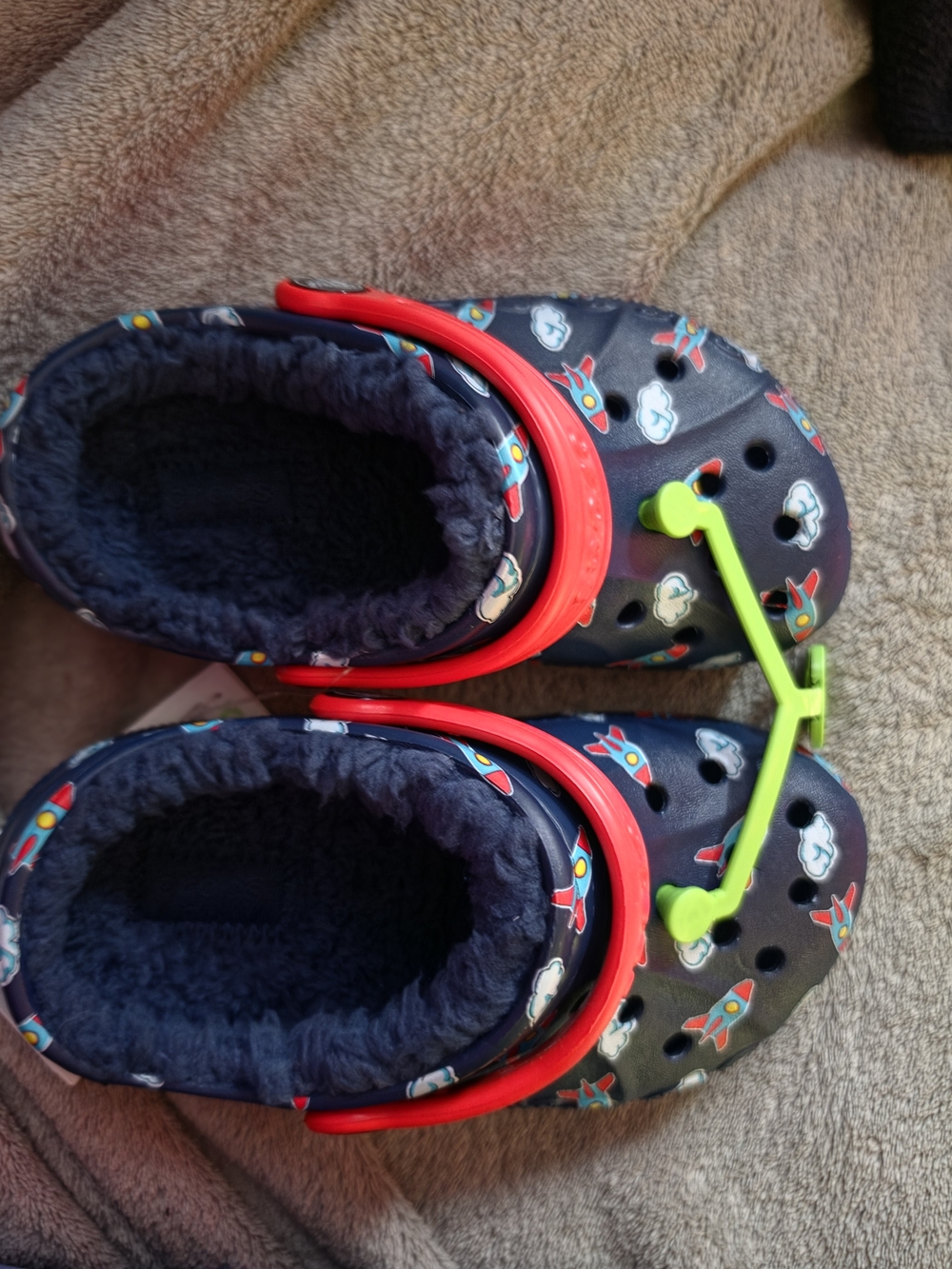 Crocs C10 Navy Blue Cozy Lined Clog Shoes with Red Strap Kids Boys NWT